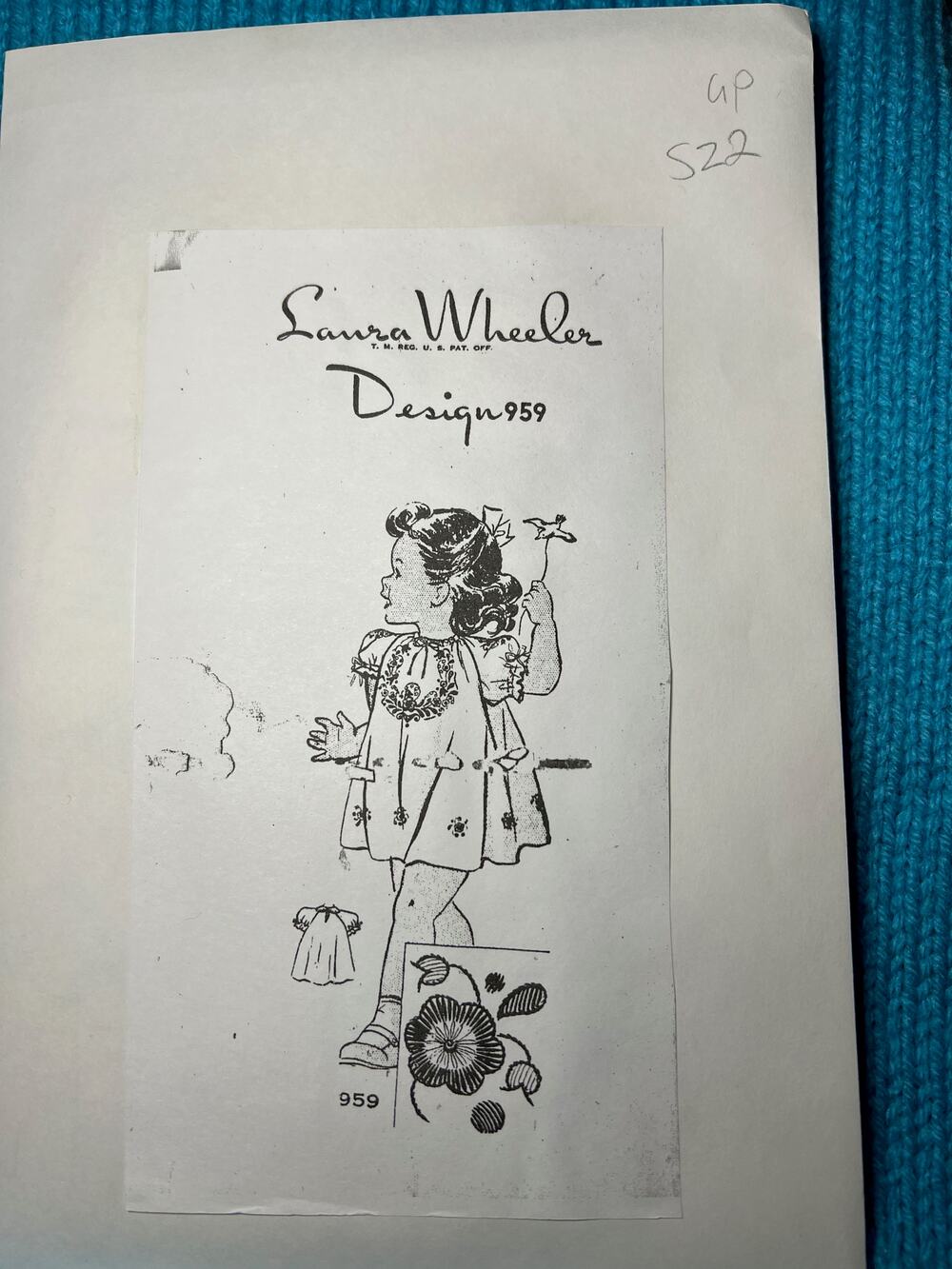 Laura Wheeler Design Pattern 959 girls dress 1940s A line puff sleeve size 2